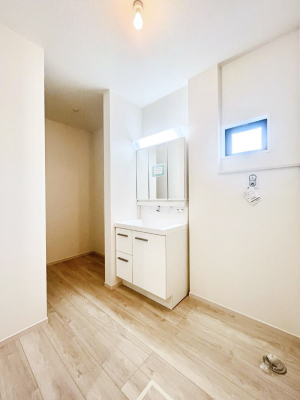 ���̑��@���l���ɂ�����^�I���ނ��܂ȂǃX�g�b�N�����[����̂ɕ֗��ł��B