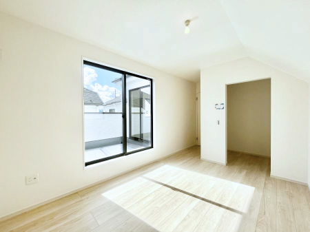 �Q���@�E�H�[�N�C���N���[�[�b�g�����邨�����B�G�߂��Ƃ̓���ւ����s�v�ŕ֗��ł��I