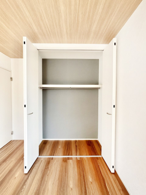 [@ߗނוȂǂ̎[ɕ֗ȃN[[bgtłB