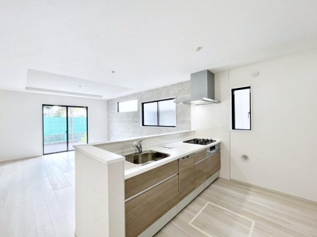 �L�b�`���@���������Ȃ���ł����Ƒ��Ƃ̉�b���y���߂�ΖʃL�b�`��