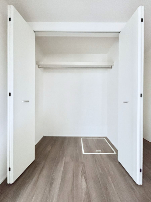 ���[�@�m���̃N���[�[�b�g�B���s��������̂Ō���̈ߗނ�����������܂�܂��B