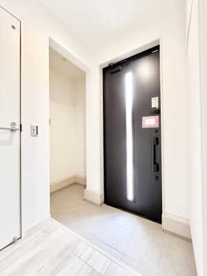 ���ց@�K���X�X���b�g�̓��������փh�A�������Ɍ���͂��Ă���܂�