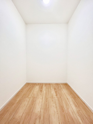 ̑@EH[NCN[[bgtŐԂLpł܂B