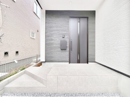 ց@֑O͉tŉJ~ĂĂGɂł