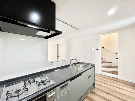 �L�b�`���@���������Ȃ���ł����Ƒ��Ƃ̉�b���y���߂�ΖʃL�b�`���@