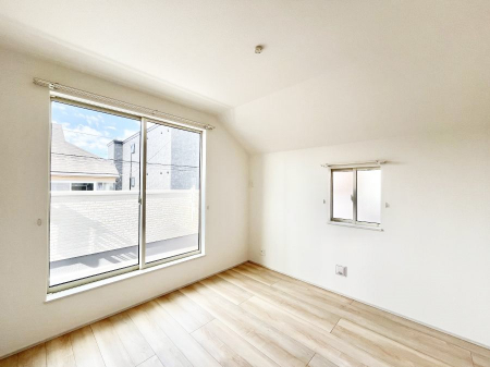 ���̑����ρ@�o���R�j�[���J�������v���X���Ă����m��