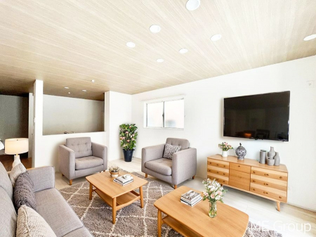 ���r���O�@�������������͋C�̂k�c�j�͉Ƒ��݂�Ȃ̉��K��ԁ��Ƌ��CG�ł�