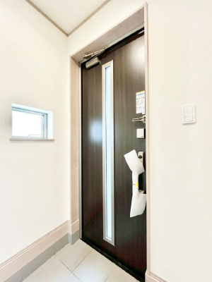 ���ց@�K���X�X���b�g�̓��������փh�A�������Ɍ���͂��Ă���܂�