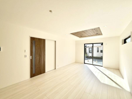 ���r���O�@�������������͋C�̂k�c�j�͉Ƒ��݂�Ȃ̉��K���  