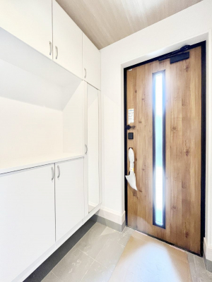 ���ց@�K���X�X���b�g�̓��������փh�A�������Ɍ���͂��Ă���܂�