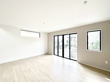 ���r���O�@�傫�ȑ����炽���Ղ�̗z���ƕ����������郊�r���O