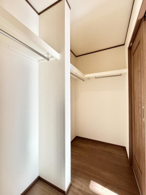 ̑@EH[NCN[[bgtŐԂLpł܂B