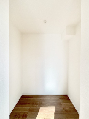 ̑@EH[NCN[[bgtŐԂLpł܂B