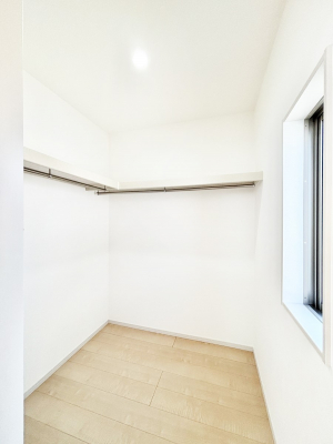 ̑@EH[NCN[[bgtŐԂLpł܂B