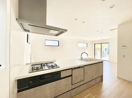 �L�b�`���@�J�E���^�[�z���ɂ��b�������Ȃ��疈���̂������������Ɗy����