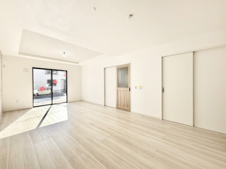 ���r���O�@�Ƒ��c���̎��Ԃ����������Ȃ��났�̃��r���O�_�C�j���O�B   