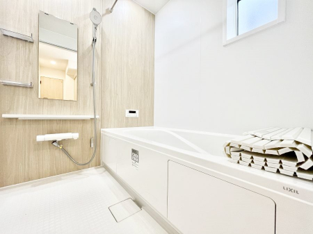 �����@����̔�������Ă���閾�邢�������̂���o�X���[��