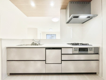 �L�b�`���@�������������I�ɁA�y�����I�V�X�e���L�b�`��