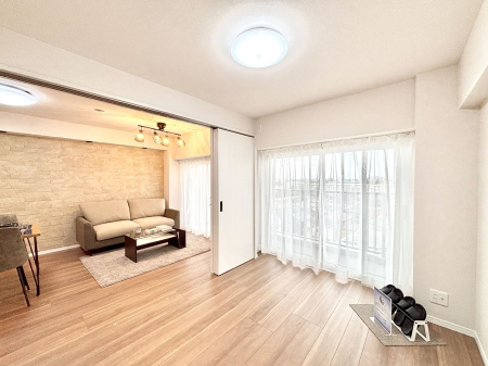 ���̑����ρ@�o���R�j�[���J�������v���X���Ă����m��  