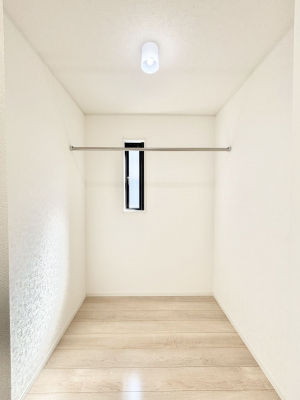 ̑@EH[NCN[[bgtŐԂLpł܂B