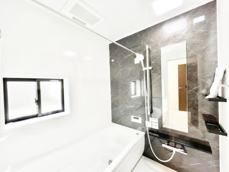 @̂_[NJ[ɂoX[1̔tbVI