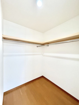 ̑@EH[NCN[[bgtŐԂLpł܂B