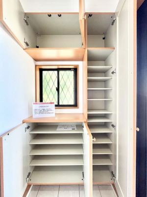 ̑ρ@Ղ[łV[Y{bNXŉƑŠCAւB  