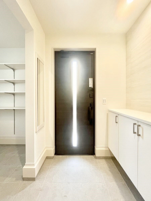 ���ց@�K���X�X���b�g�̓��������փh�A�������Ɍ���͂��Ă���܂�