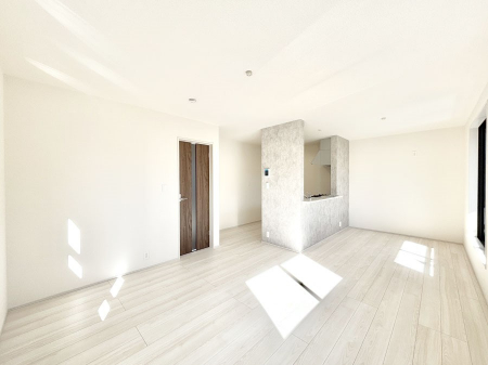 ���r���O�@�������������͋C�̂k�c�j�͉Ƒ��݂�Ȃ̉��K���  