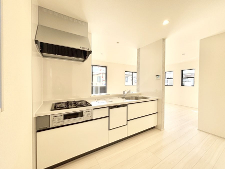 �L�b�`���@���������Ȃ���ł����Ƒ��Ƃ̉�b���y���߂�ΖʃL�b�`��