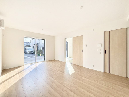 ���r���O�@�Ƒ��c���̎��Ԃ����������Ȃ��났�̃��r���O�_�C�j���O�B   