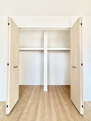 ���[�@�m���̃N���[�[�b�g�B���s��������̂Ō���̈ߗނ�����������܂�܂��B