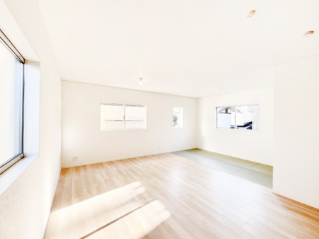 ���r���O�@���邢�z���������A�����̕��͋C�ɖ�������郊�r���O�_�C�j���O