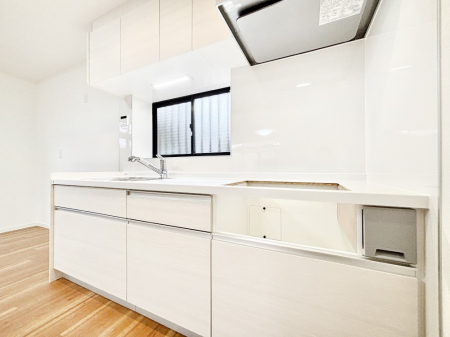 Lb`@̂閾邢Lb`BCɂ𗧂܂B 