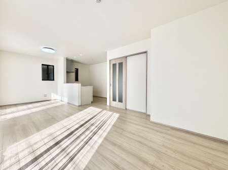 ���r���O�@�Ƒ��c���̎��Ԃ����������Ȃ��났�̃��r���O�_�C�j���O�B   