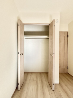 ���[�@�m���̃N���[�[�b�g�B���s��������̂Ō���̈ߗނ�����������܂�܂��B