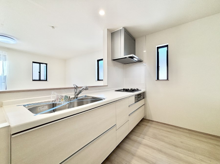 �L�b�`���@���������Ȃ��炲�Ƒ��Ƃ̉�b���y���߂�ΖʃJ�E���^�[�L�b�`��