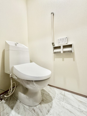 �g�C���@�g�C����1�K��2�K���ꂼ��ɔz�u����Ă��ĂƂĂ��֗��ł��B 