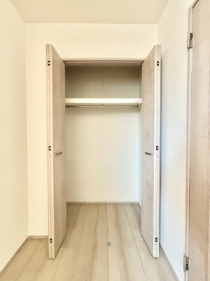 ���[�@�m���̃N���[�[�b�g�B���s��������̂Ō���̈ߗނ�����������܂�܂��B