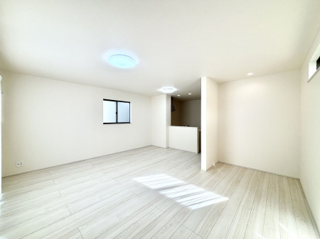 ���r���O�@�������������͋C�̂k�c�j�͉Ƒ��݂�Ȃ̉��K���