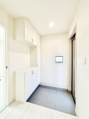 ���ց@���ʔ��͂��Ƒ��̎ʐ^��G�߂̃C���e���A�ŏ���I�Ƃ��ĉ��o�ł��܂�