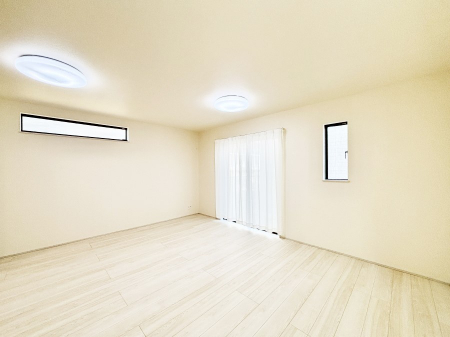 ���r���O�@�傫�ȑ����炽���Ղ�̗z���ƕ����������郊�r���O