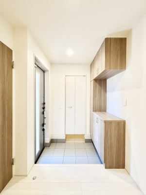 ���ց@���ʔ��͂��Ƒ��̎ʐ^��G�߂̃C���e���A�ŏ���I�Ƃ��ĉ��o�ł��܂�