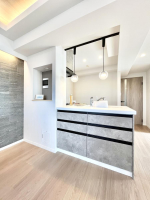 ���̑����ρ@���r���O���[�B�����Ɏ��[������ƕ����W�܂�LDK���X�b�L���Еt�������ł��ˁB  