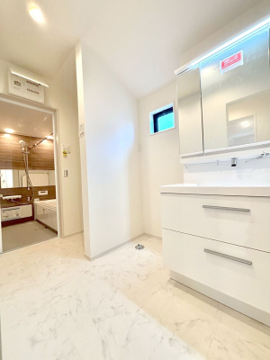 ���̑��@�������̂�����K��Ԃł��B�����̐g�x�x���C�����ǂ����g�������܂��B 