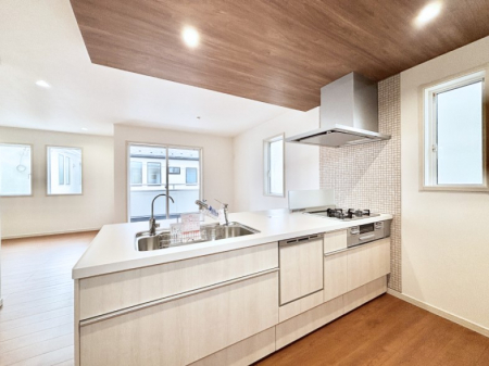 Lb`@u₩ȕʂ蔲Lb`B̂Ŗ邭Cɂ𗧂܂B  