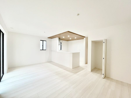 ���r���O�@�Ƒ��c���̎��Ԃ����������Ȃ��났�̃��r���O�_�C�j���O�B    