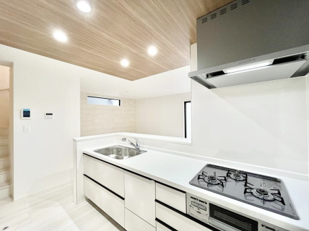 �L�b�`���@���������Ȃ��炲�Ƒ��Ƃ̉�b���y���߂�ΖʃJ�E���^�[�L�b�`�� 