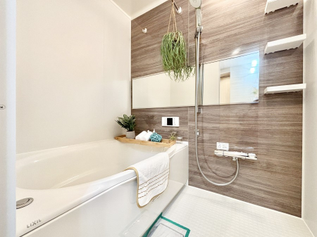 �����@����̔�������Ă���閾�邢�������̂���o�X���[�� 