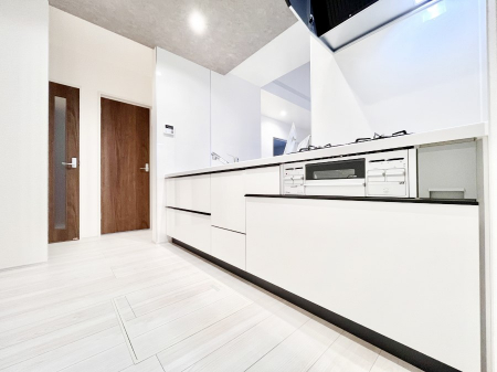 �L�b�`���@�J�E���^�[�z���ɂ��b�������Ȃ��疈���̂������������Ɗy����